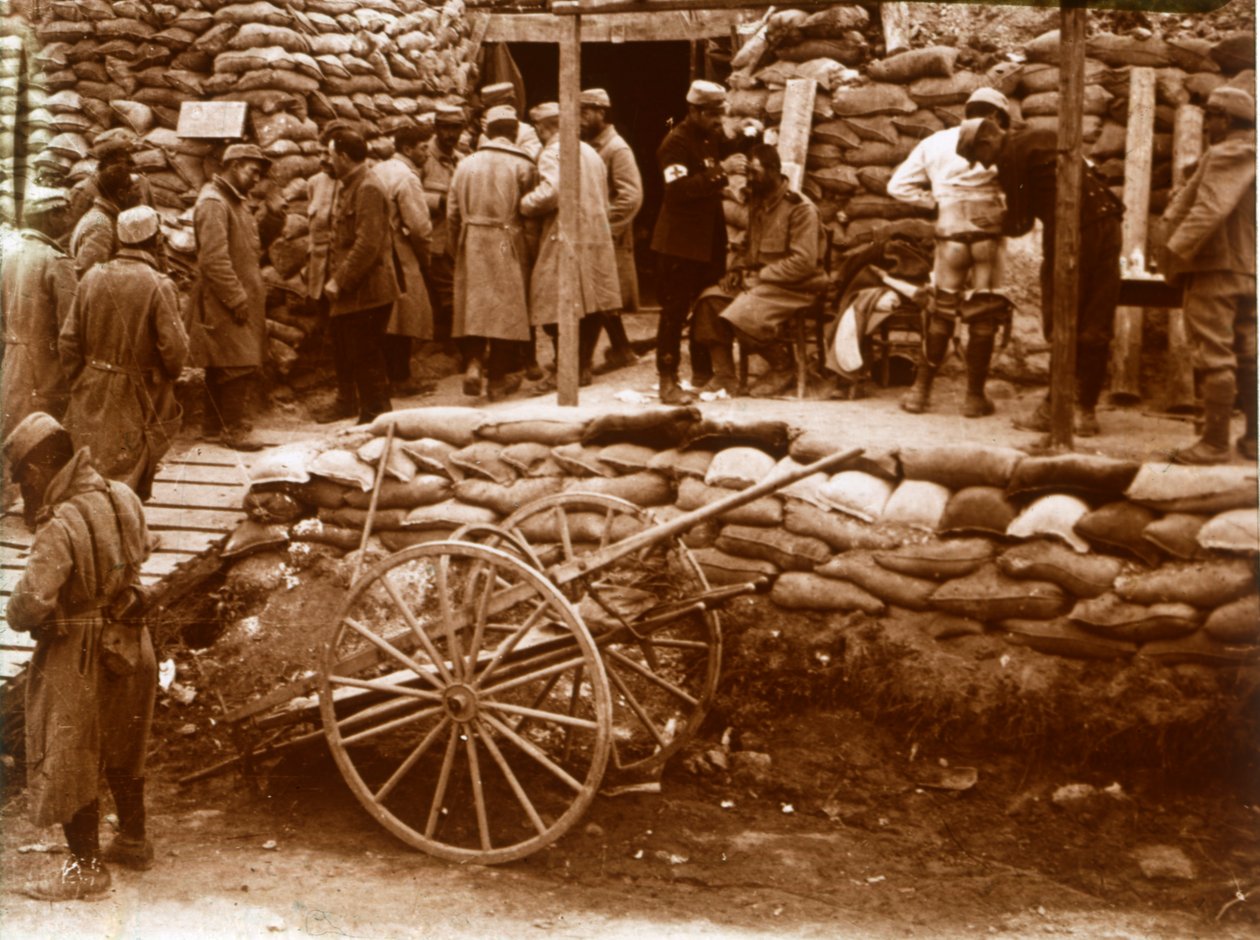 फर्स्ट-एड पोस्ट, अबलेन-सेंट-नाज़ायर, उत्तरी फ्रांस, c1914-c1918 द्वारा अज्ञात