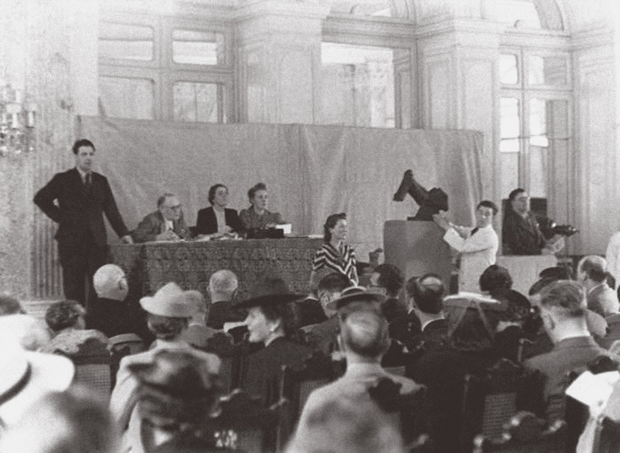 लुसेर्न, 1939 में फिशर नीलामी डीगनेट आर्ट द्वारा अज्ञात