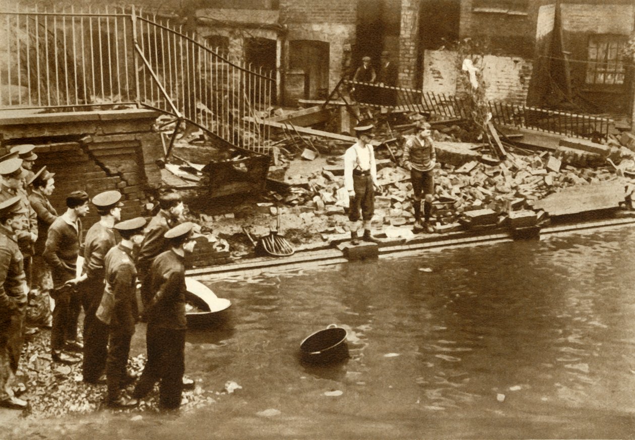 लंदन में बाढ़, 1928, 1935। द्वारा अज्ञात