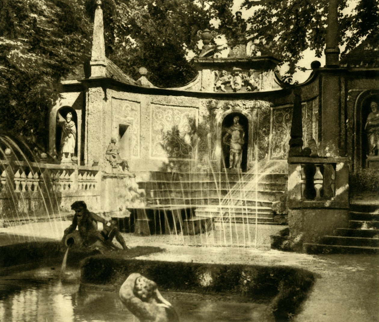 फाउंटेंस, हेल्ब्रन पैलेस, साल्ज़बर्ग, ऑस्ट्रिया, c1935। द्वारा अज्ञात