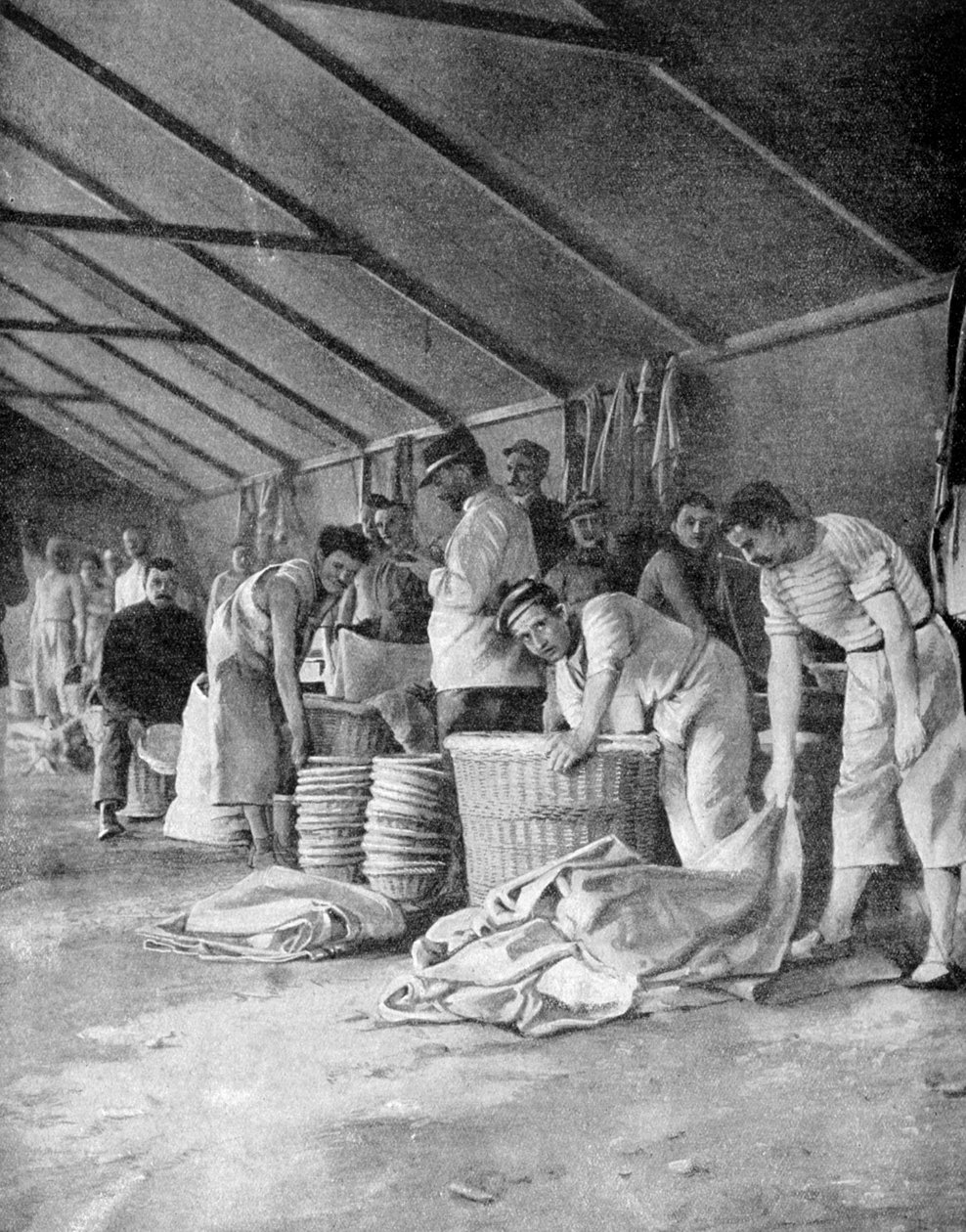 1915 में मौड्रोस, लेमनोस, ग्रीस के एक शिविर में फ्रांसीसी नाविक द्वारा अज्ञात