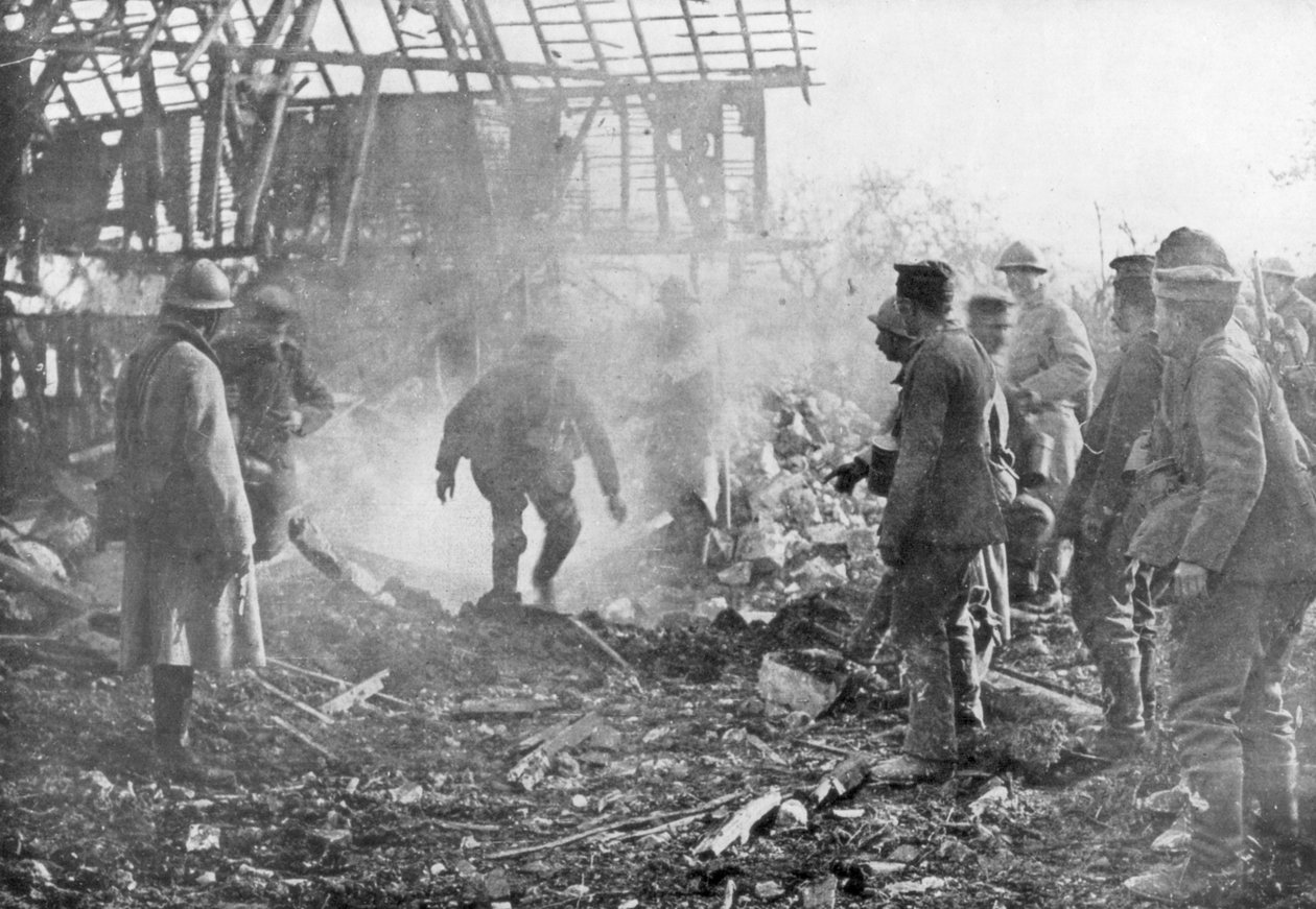 फ्रांसीसी सैनिकों ने अपने आश्रयों, कैंटेंग, फ्रांस, 1918 से जर्मनों को बाहर निकालने के लिए फ्लैमेथ्रो का उपयोग किया द्वारा अज्ञात