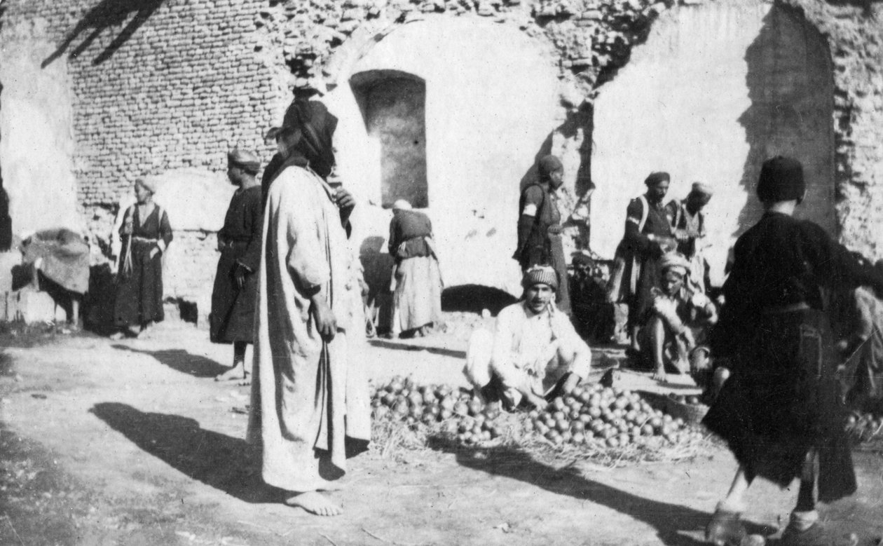 फल बाजार, बगदाद, इराक, 1917-1919 द्वारा अज्ञात