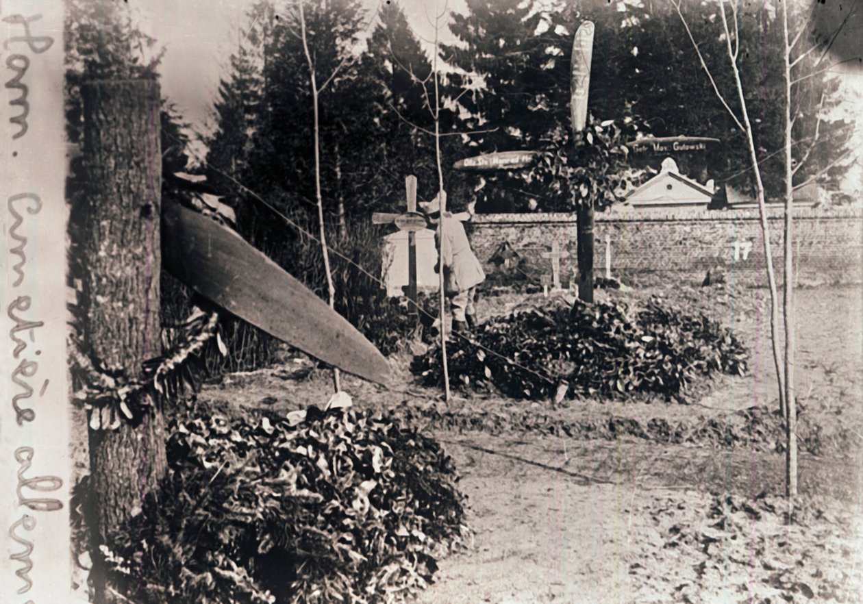 जर्मन कब्रिस्तान, c1914-c1918 द्वारा अज्ञात