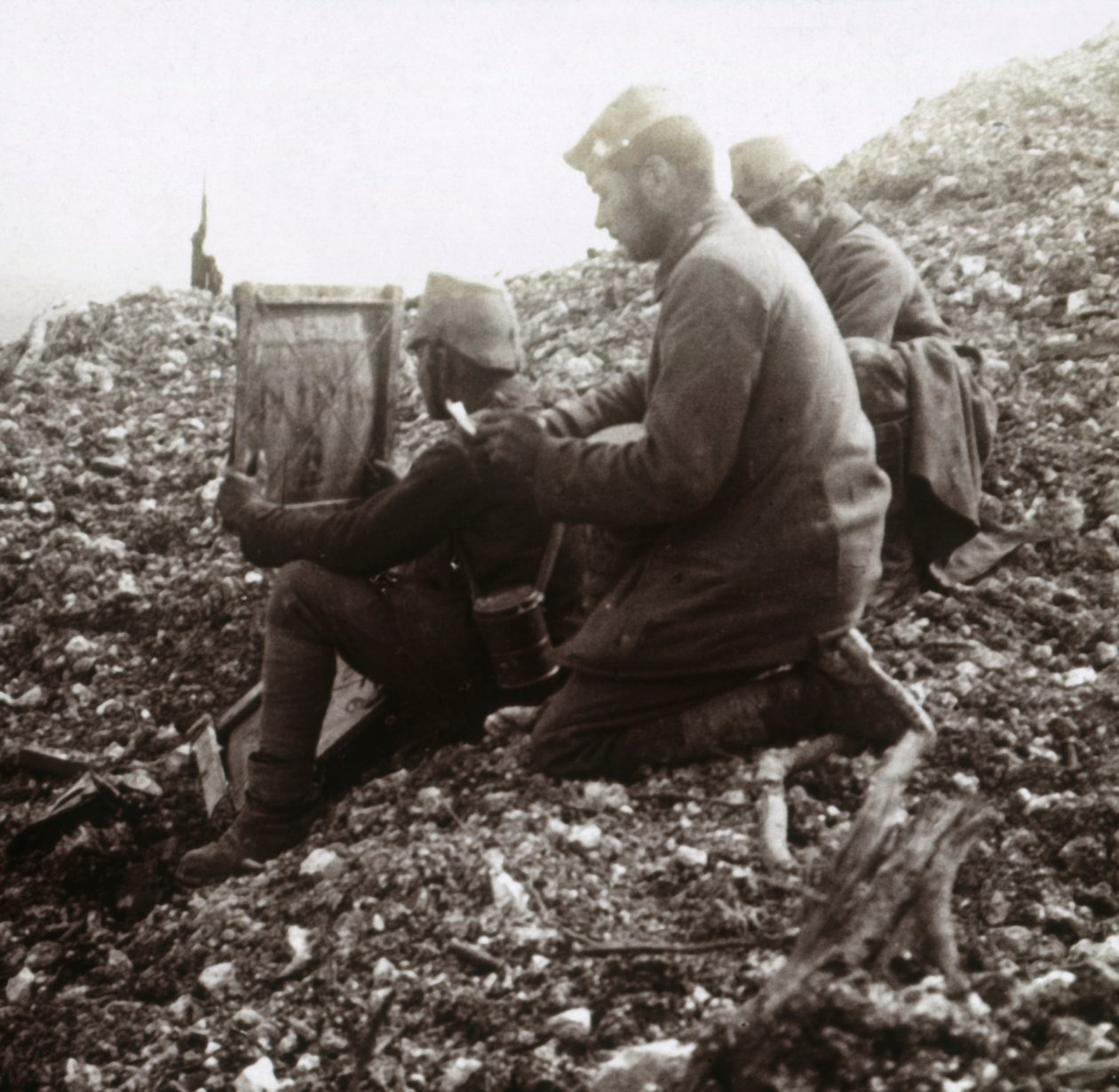 फोर्ट ऑफ़ वॉक्स, वर्दुन, उत्तरी फ्रांस के बाहर जर्मन सिग्नलर्स, c1914-c1918 द्वारा अज्ञात