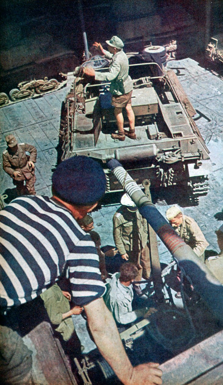 जर्मन हथियार और गोला बारूद उत्तरी अफ्रीका, 1942 में आते हैं द्वारा अज्ञात