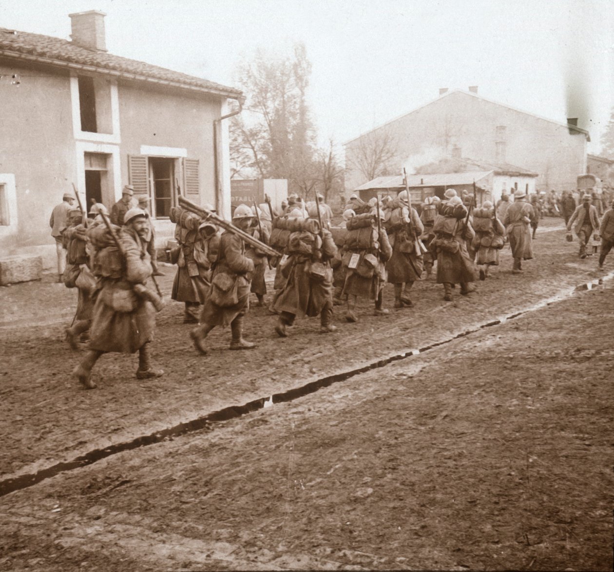 वर्दुन, उत्तरी फ्रांस तक जाने वाली लाइन c1914-c1918। द्वारा अज्ञात