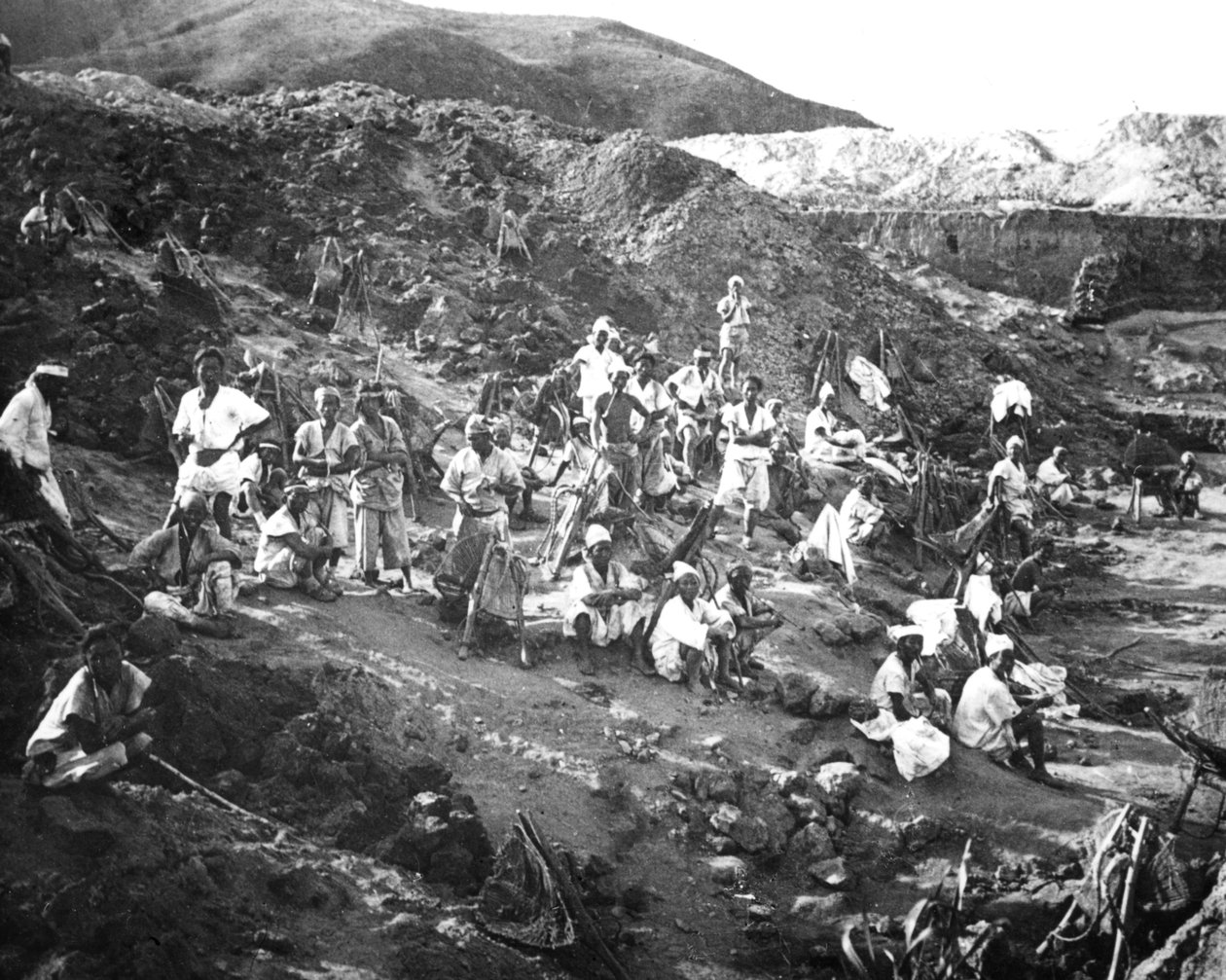 गोल्ड माइन, कोरिया, c1900 द्वारा अज्ञात