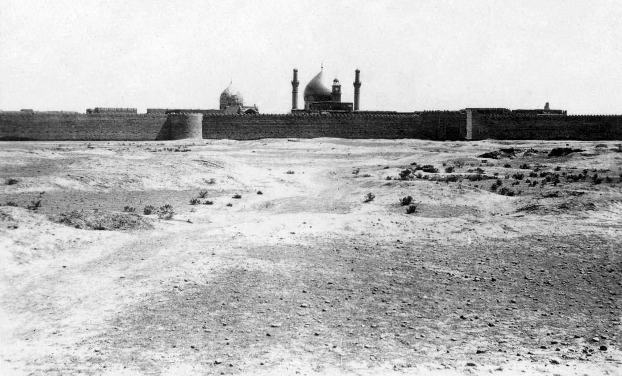 स्वर्ण गुंबद और सामरा मस्जिद की मीनार, मेसोपोटामिया, 1918 द्वारा अज्ञात