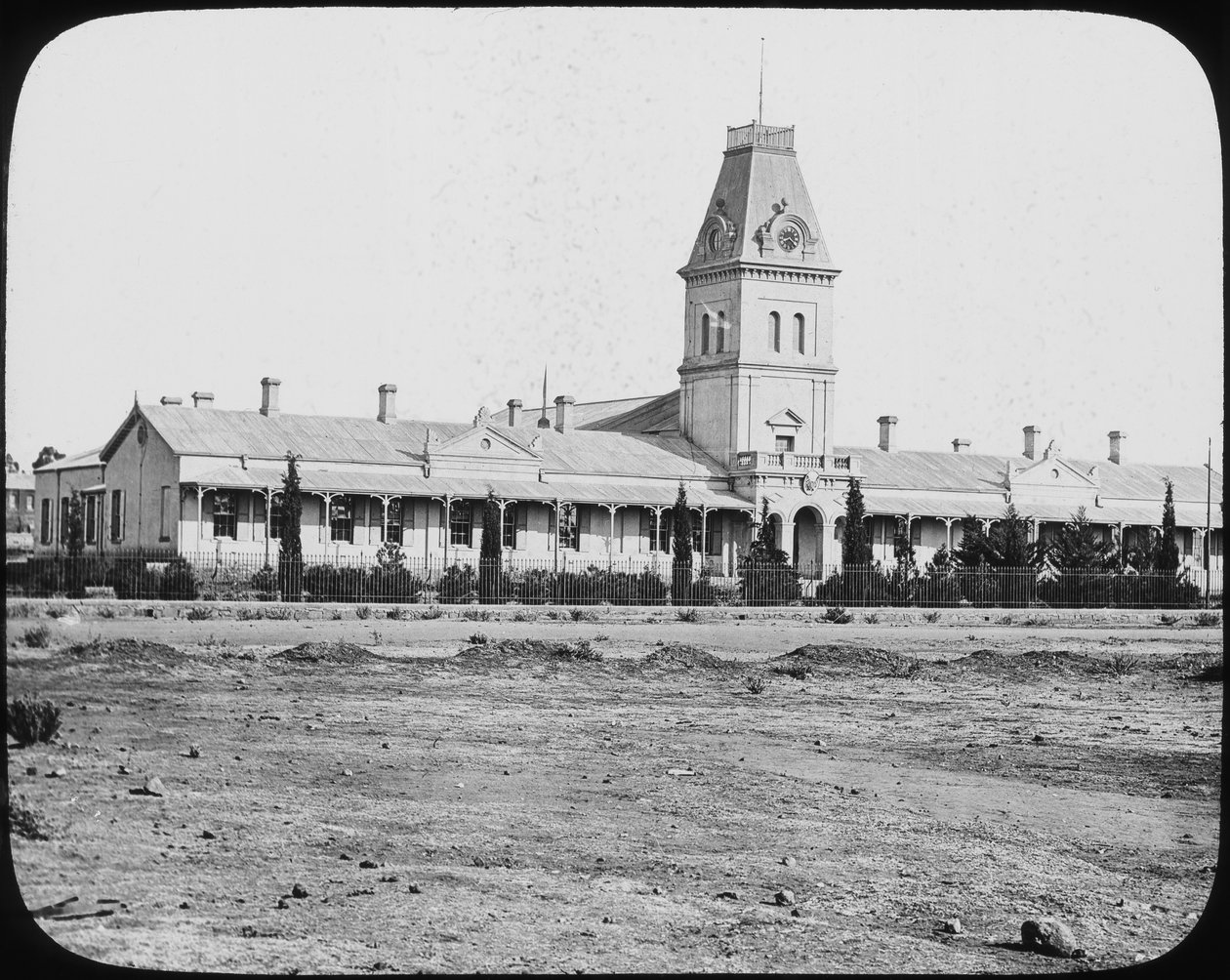 सरकारी भवन, ब्लोमफ़ोन्टिन, दक्षिण अफ्रीका, c1890 द्वारा अज्ञात