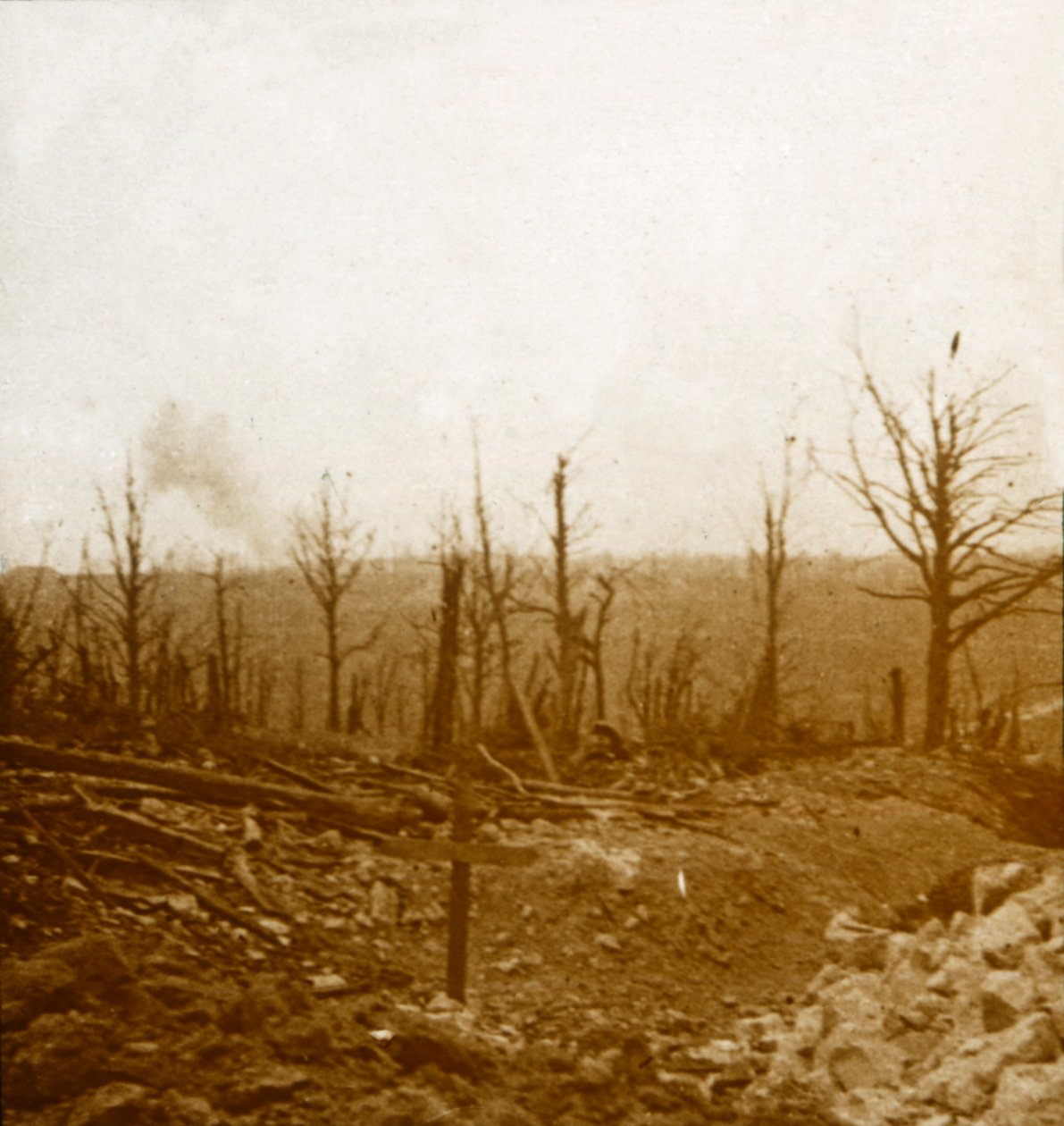 कब्र और बमबारी, फ्लेरी, फ्रांस, c1914-c1918 द्वारा अज्ञात