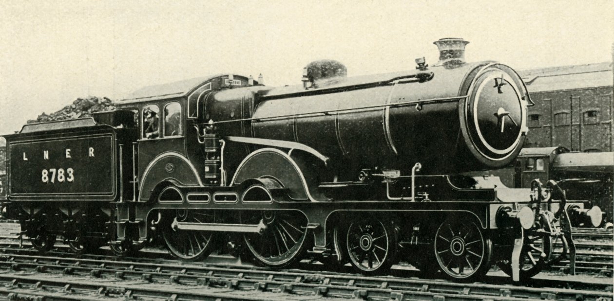 रॉयल ट्रेनों के लिए स्पेशल लिवरी में ग्रेट ईस्टर्न टाइप 4-4-0, c1930। द्वारा अज्ञात