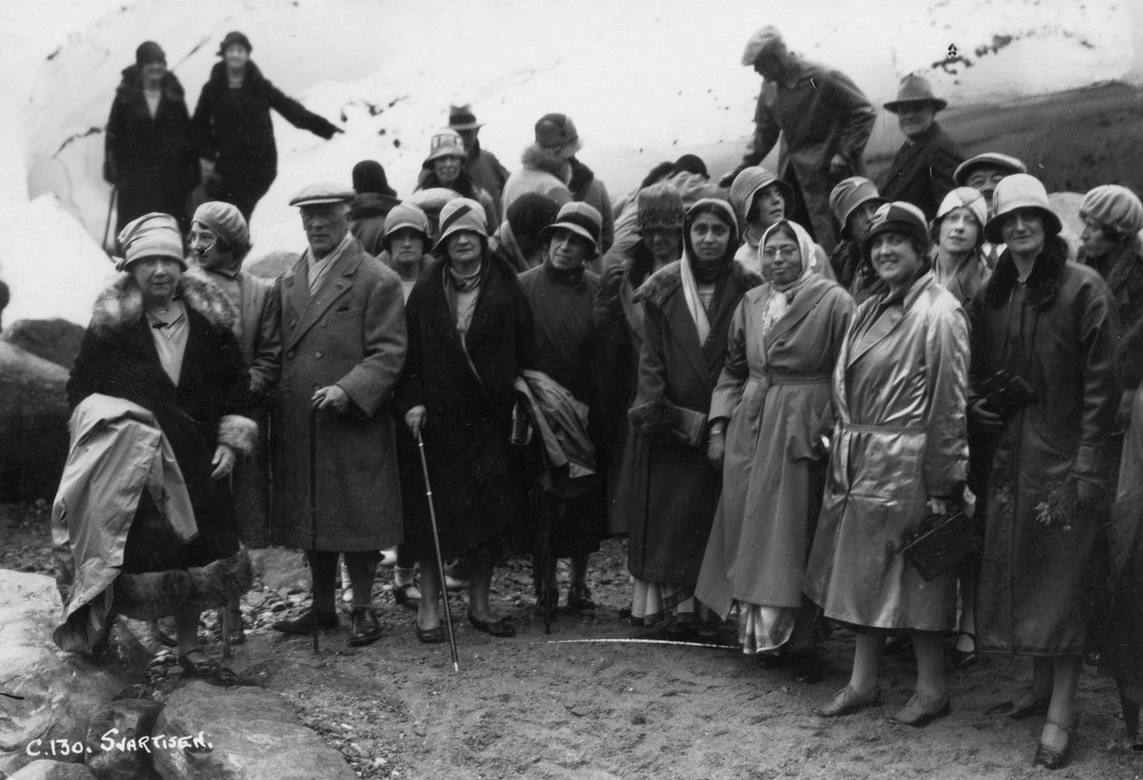 पर्यटकों का समूह Svartisen, उत्तरी नॉर्वे, 1929 द्वारा अज्ञात