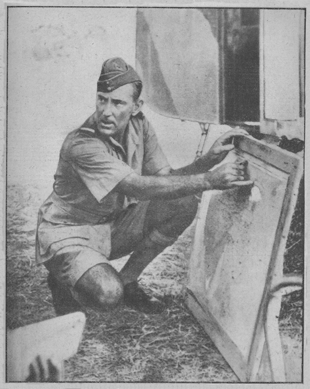 उन्होंने 1943-44 में भूमध्य सागर में लूफ़्टवाफे़ को खटखटाया द्वारा अज्ञात