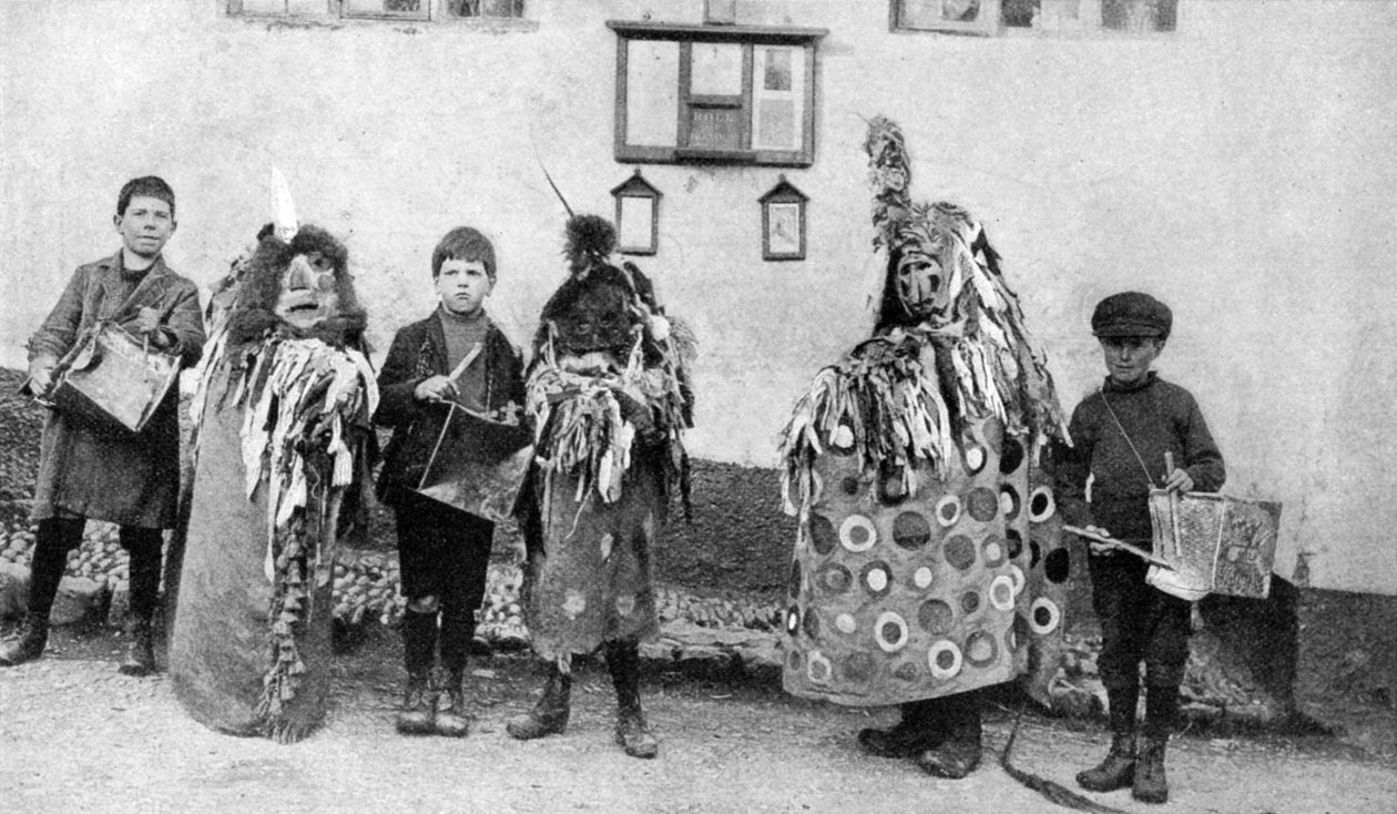 हॉबी-घोड़ा, मई दिवस समारोह, समरसेट, c1922 द्वारा अज्ञात