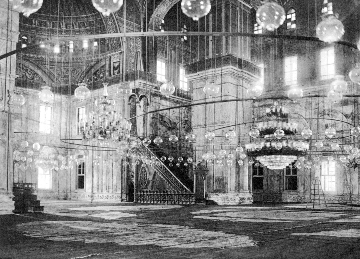 सलादीन गढ़, काहिरा, मिस्र में मुहम्मद अली की मस्जिद के अंदर, c1920s द्वारा अज्ञात