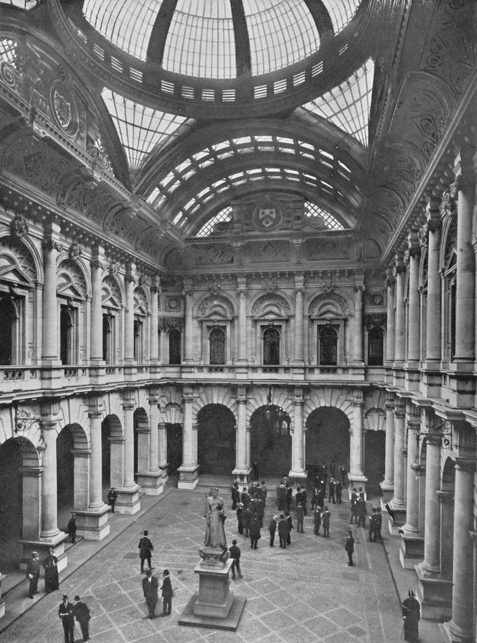 रॉयल एक्सचेंज का इंटीरियर, सिटी ऑफ़ लंदन, c1910 1911 द्वारा अज्ञात