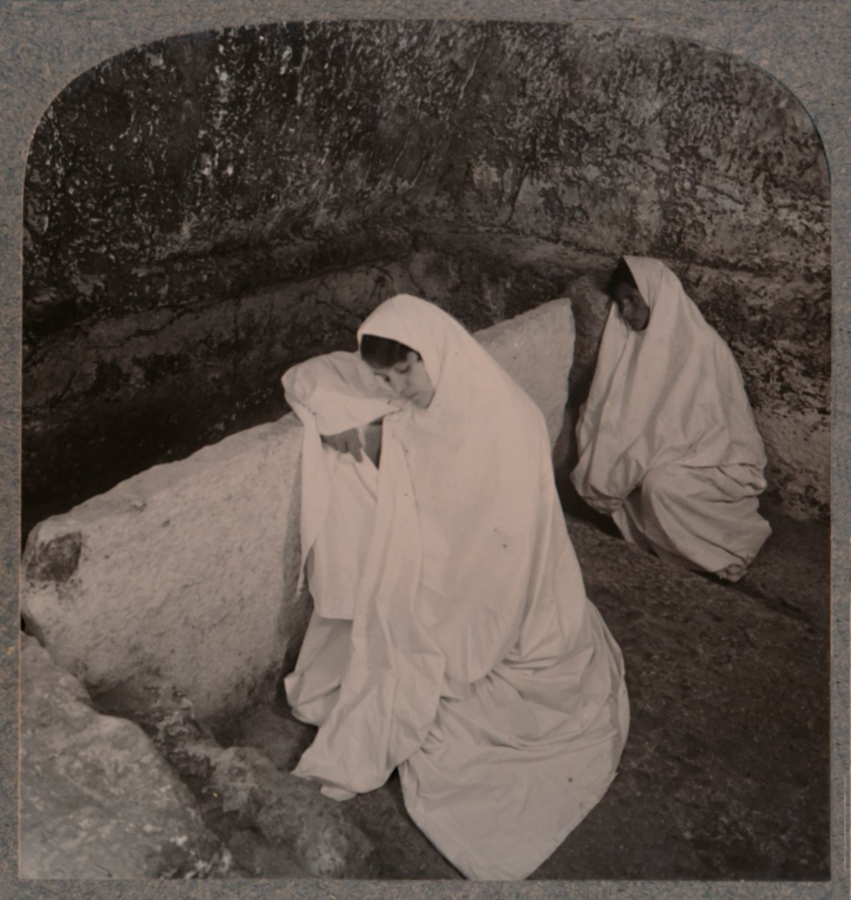 मसीह के मकबरे का इंटीरियर, c1900 द्वारा अज्ञात