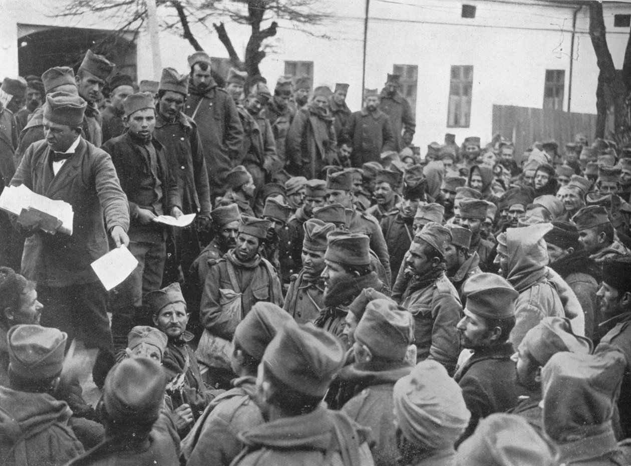 1915 में निश में घायल सर्बियाई सैनिकों को घर छोड़ने के कुछ दिनों के लिए पास जारी करना द्वारा अज्ञात