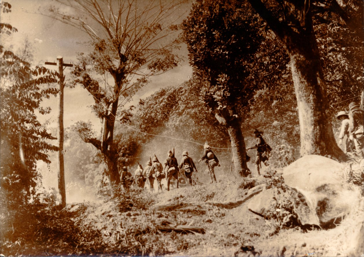 पोर्ट मोरेस्बी, न्यू गिनी, द्वितीय विश्व युद्ध, 1942 की ओर बढ़ते जापानी सैनिक द्वारा अज्ञात
