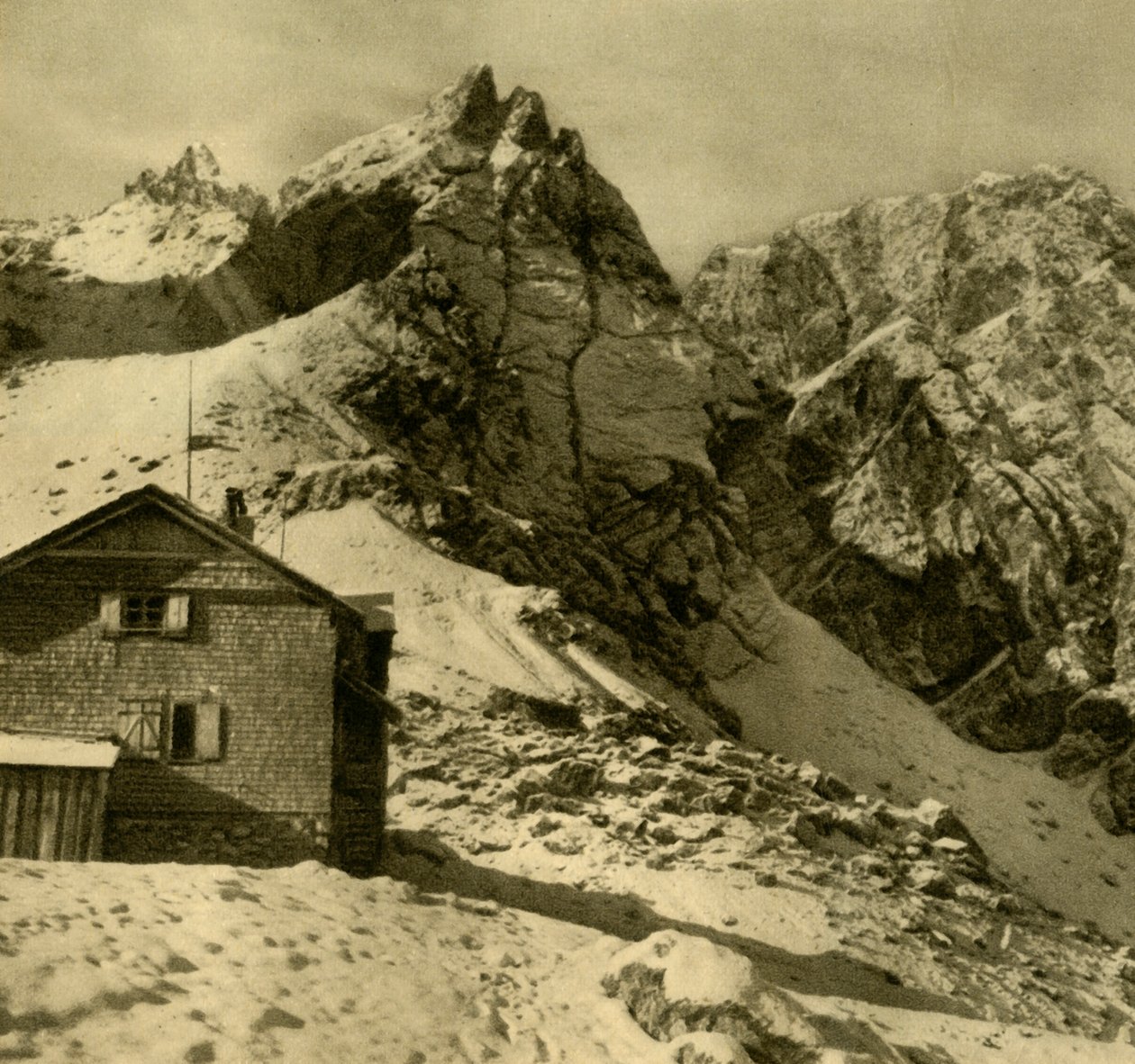 कार्लस्बदर हट, लिन्ज़ डोलोमाइट्स, ऑस्ट्रिया, c1935। द्वारा अज्ञात