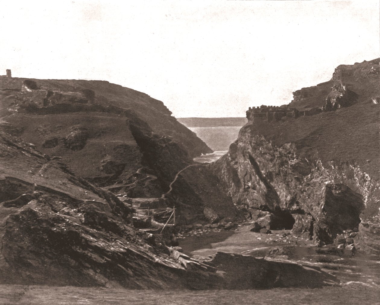 किंग आर्थर्स कैसल, टिनटैगल, कॉर्नवॉल, 1894। द्वारा अज्ञात