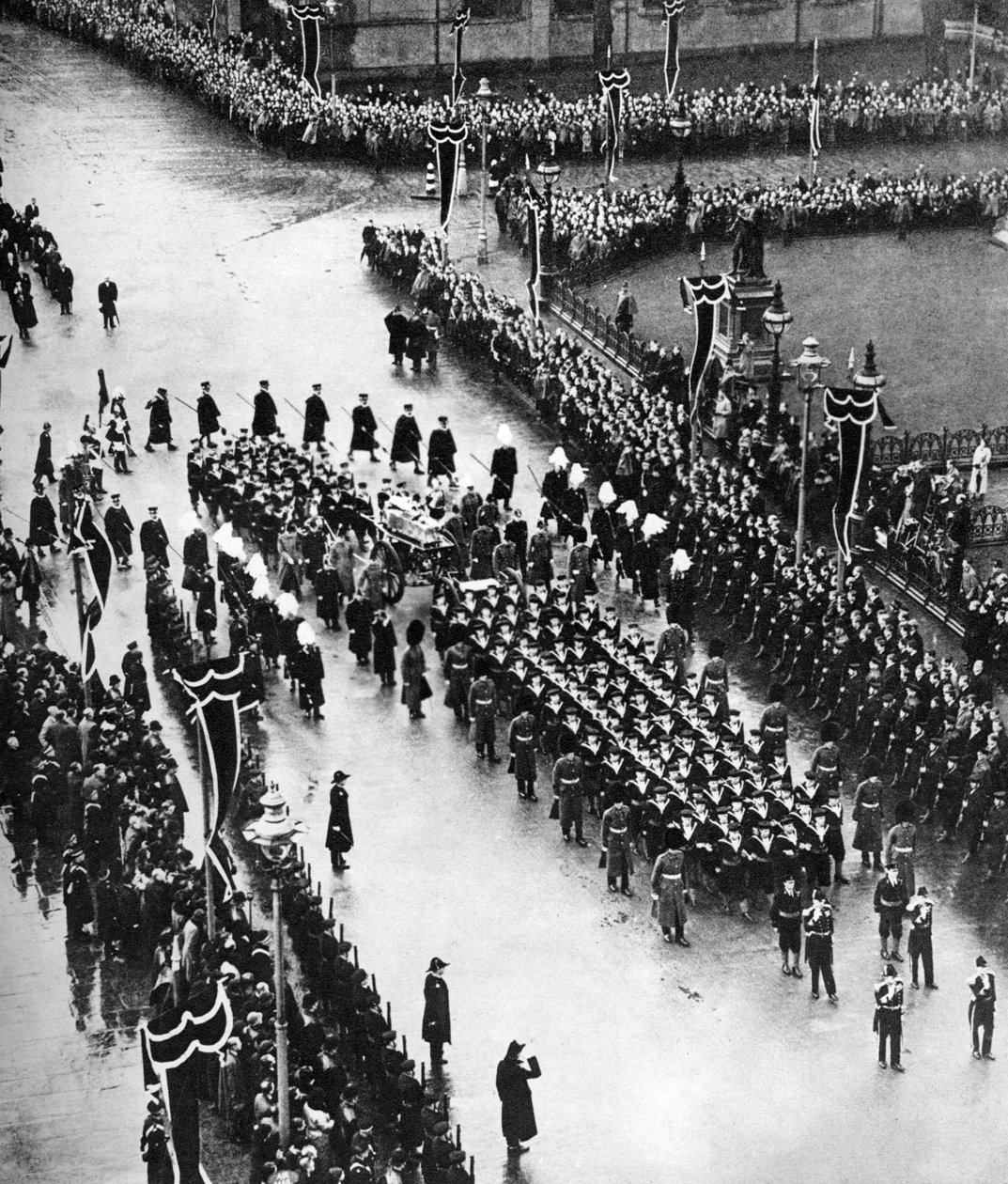 किंग जॉर्ज बनाम अंतिम संस्कार का जुलूस पैलेस यार्ड, लंदन, 1936 से गुजरता हुआ द्वारा अज्ञात