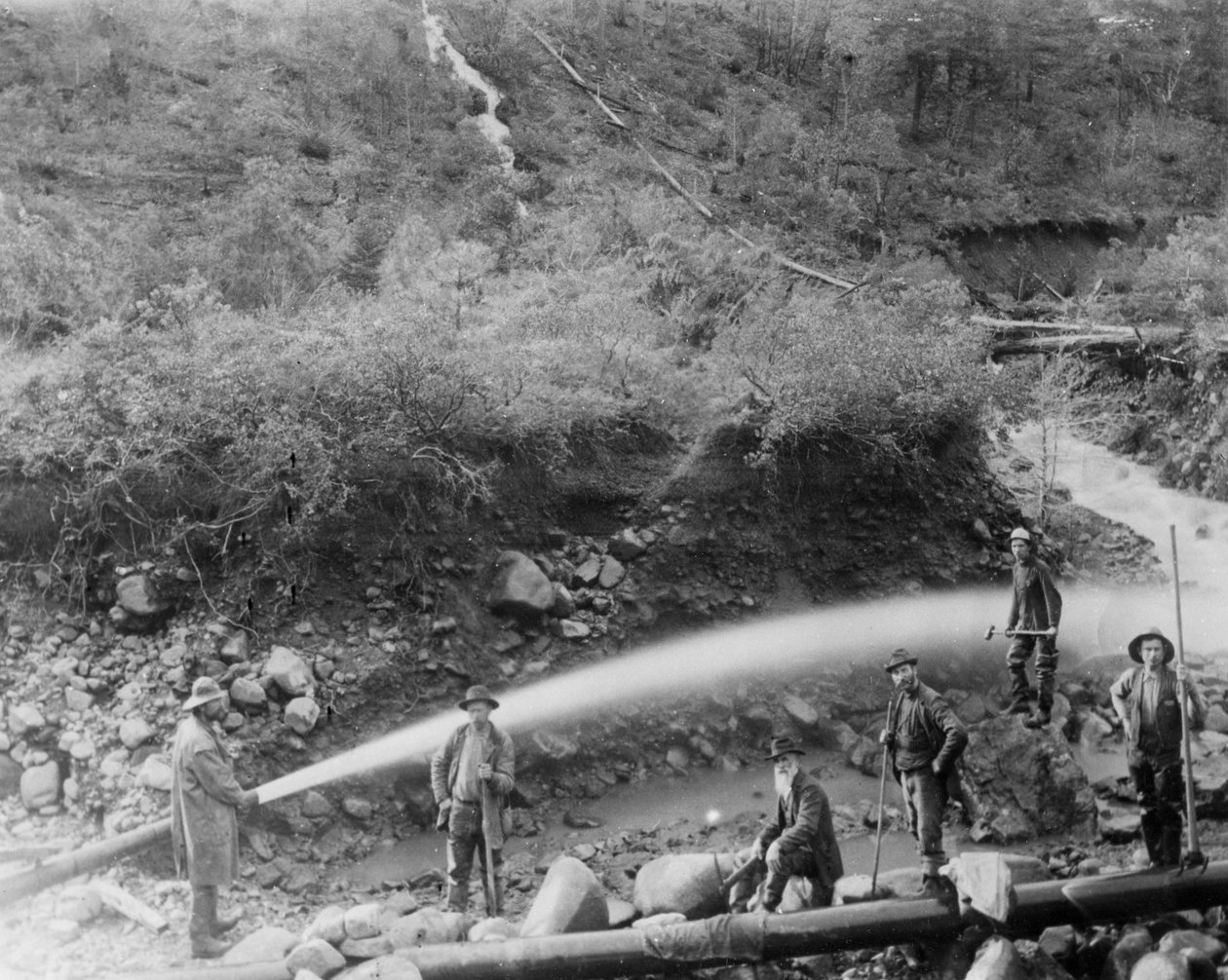 ला ग्रेंज माइन क्रू, कैलिफोर्निया, 1890 के दशक में। द्वारा अज्ञात