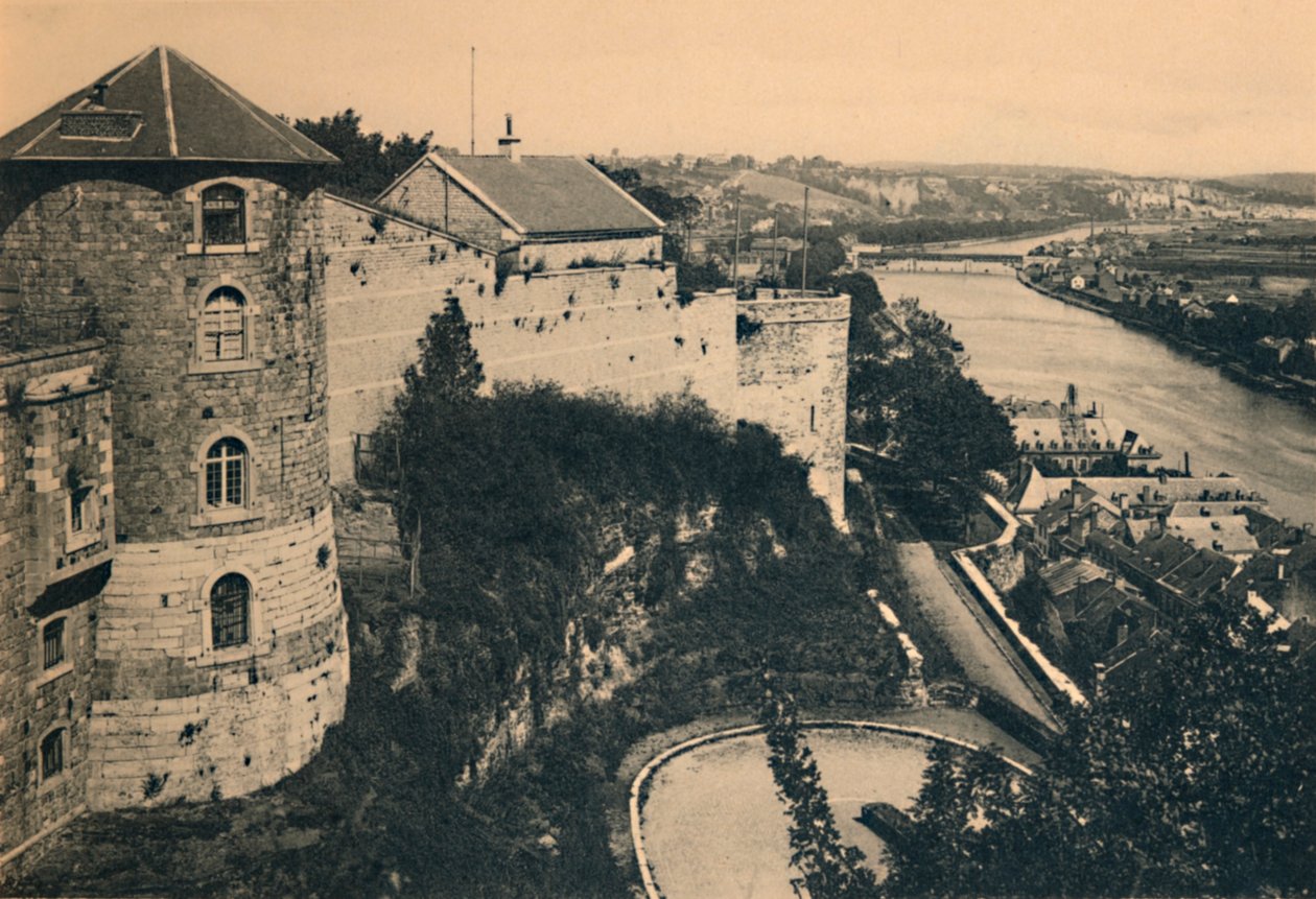 द टॉवर ऑफ़ द सिटाडल और पैनोरमा ऑफ़ द मीयूएस, c1900 द्वारा अज्ञात