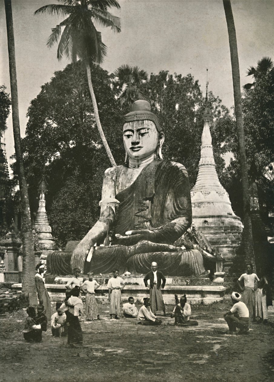 श्वेत बग्घी प्लेटफार्म पर बुद्ध का बड़ा चित्र, रंगून, 1900। द्वारा अज्ञात