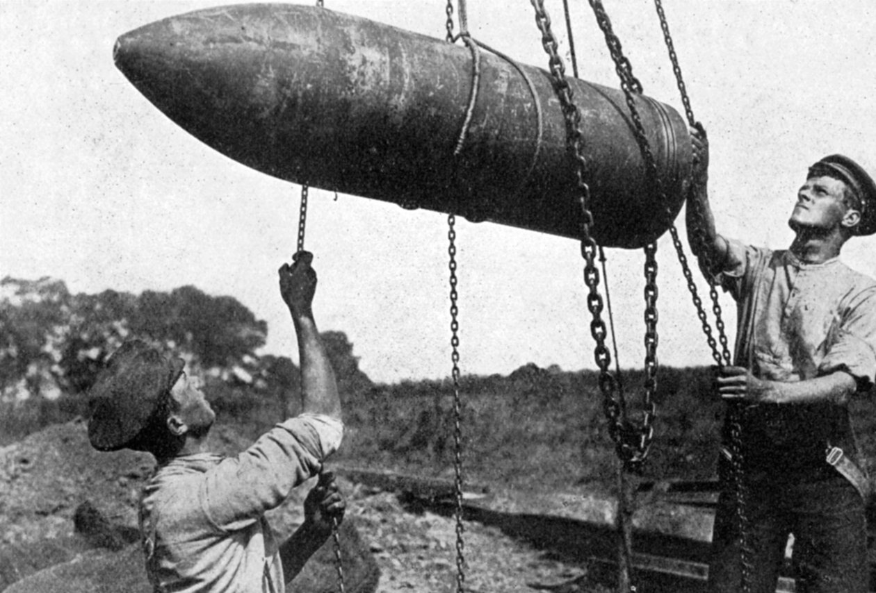 मोर्चे के रास्ते में बड़ा खोल, प्रथम विश्व युद्ध, 1914-1916, c1920 द्वारा अज्ञात