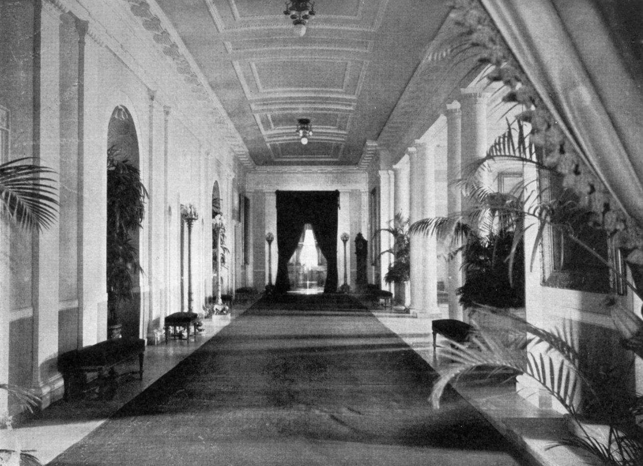 लंबा गलियारा, द व्हाइट हाउस, वाशिंगटन, यूएसए, 1908 द्वारा अज्ञात