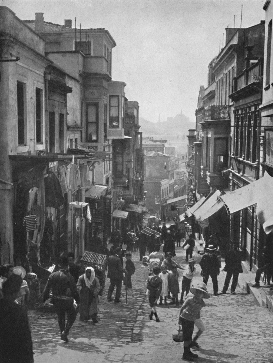 स्टेप स्ट्रीट, कॉन्स्टेंटिनोपल, 1913 को देखते हुए द्वारा अज्ञात