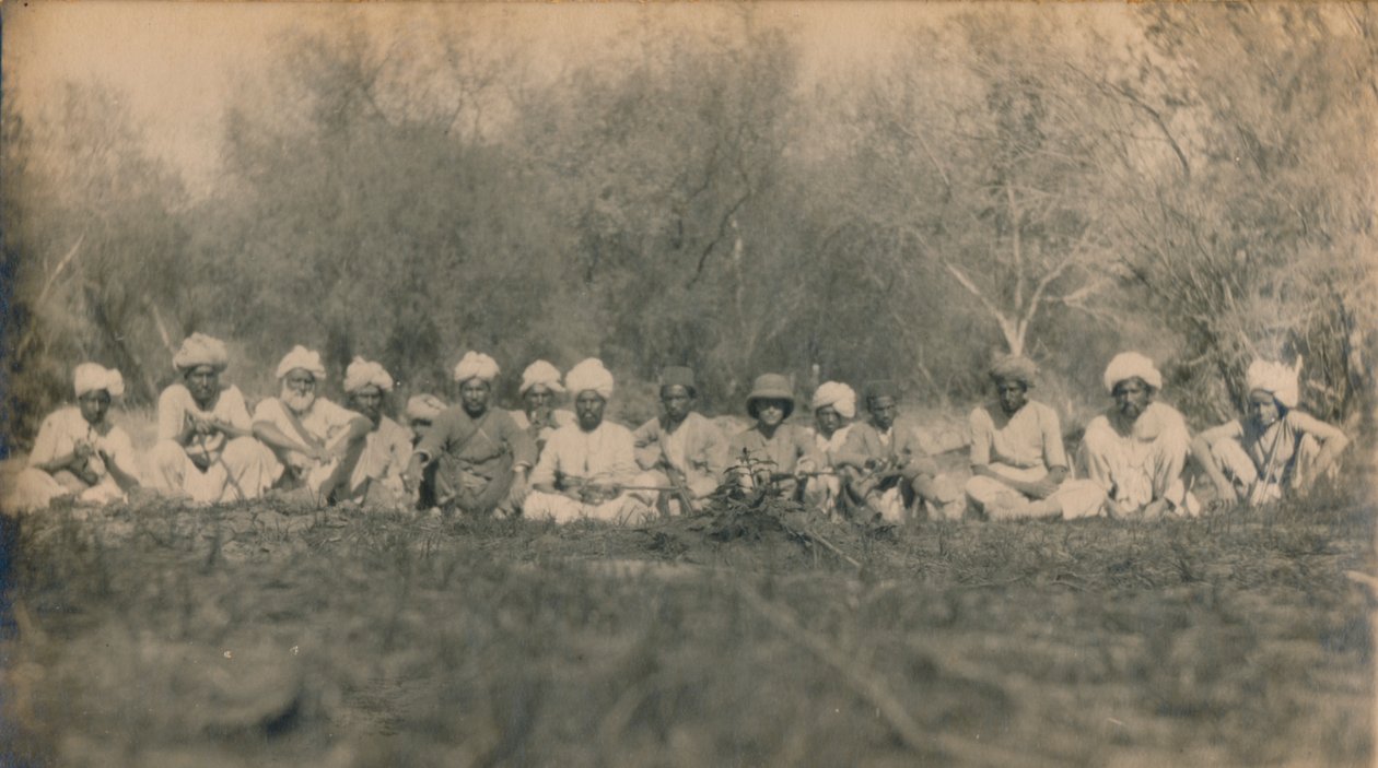 लेफ्टिनेंट स्मिथ एंड बीटर्स - बुद्धपुर टाइगरहंट, 1922 द्वारा अज्ञात