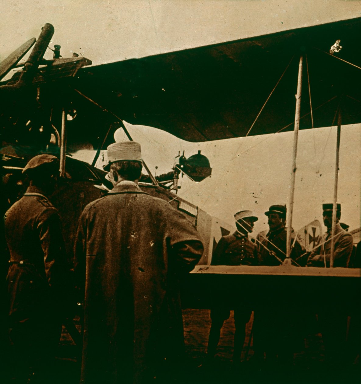 मशीन गन एक बिप्लन पर मुहिम शुरू की, ऊपर की ओर निकास, c1914-c1918 द्वारा अज्ञात