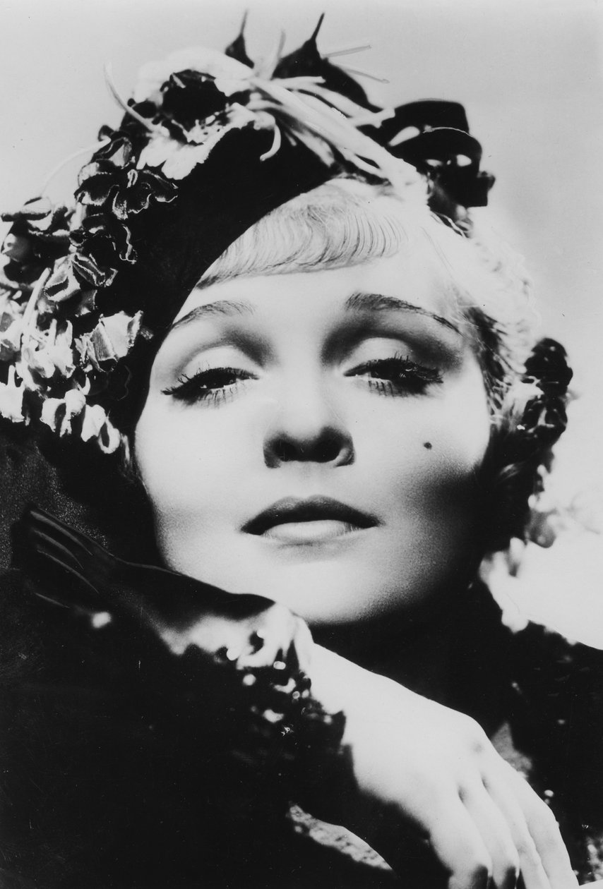 Marlene Dietrich 1901-1992, जर्मन में जन्मी अमेरिकी अभिनेत्री, गायिका और मनोरंजन, 20 वीं शताब्दी द्वारा अज्ञात