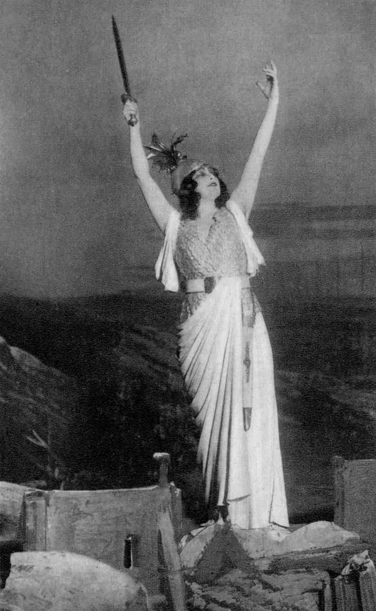 मार्थे चेनल, फ्रांसीसी सोप्रानो, 1918 द्वारा अज्ञात