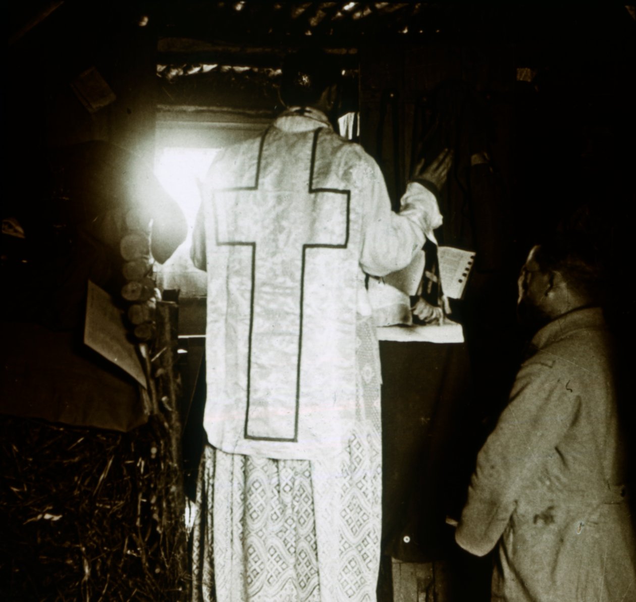 खाइयों में द्रव्यमान, c1914-c1918 द्वारा अज्ञात