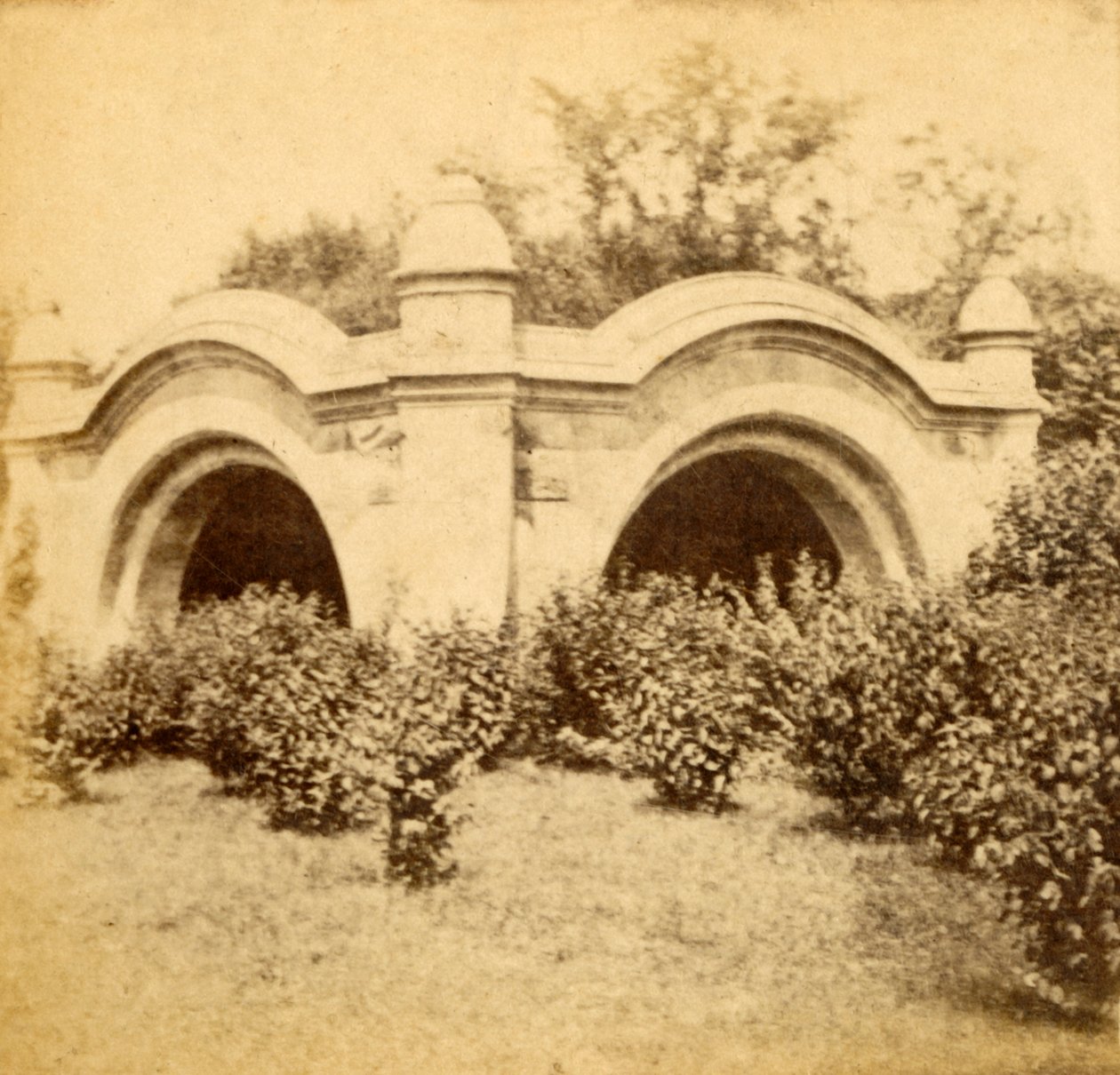 मीडो पोर्ट आर्चेस, प्रॉस्पेक्ट पार्क, c1880s। द्वारा अज्ञात