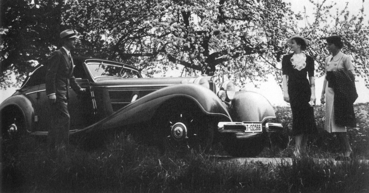मर्सिडीज-बेंज कार, c1930s द्वारा अज्ञात