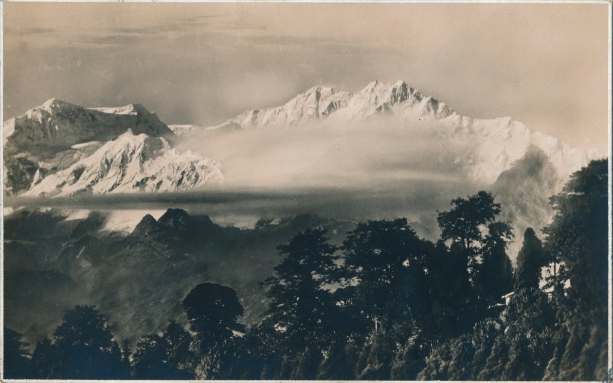 माइटी किन्चिंजुंगा, c1940 द्वारा अज्ञात