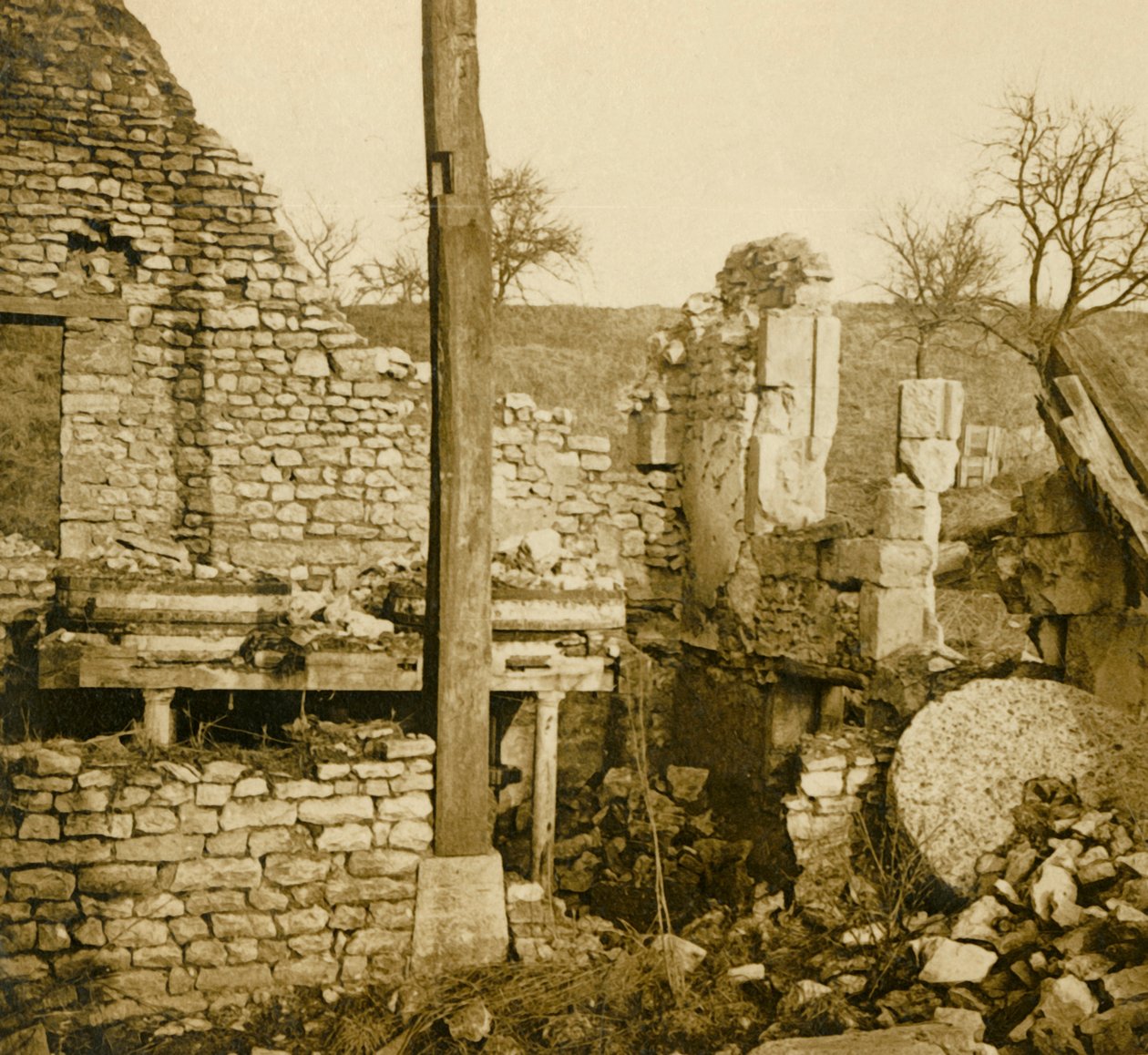Les Eparges, उत्तरी फ्रांस, c1914-c1918 में मिल। द्वारा अज्ञात