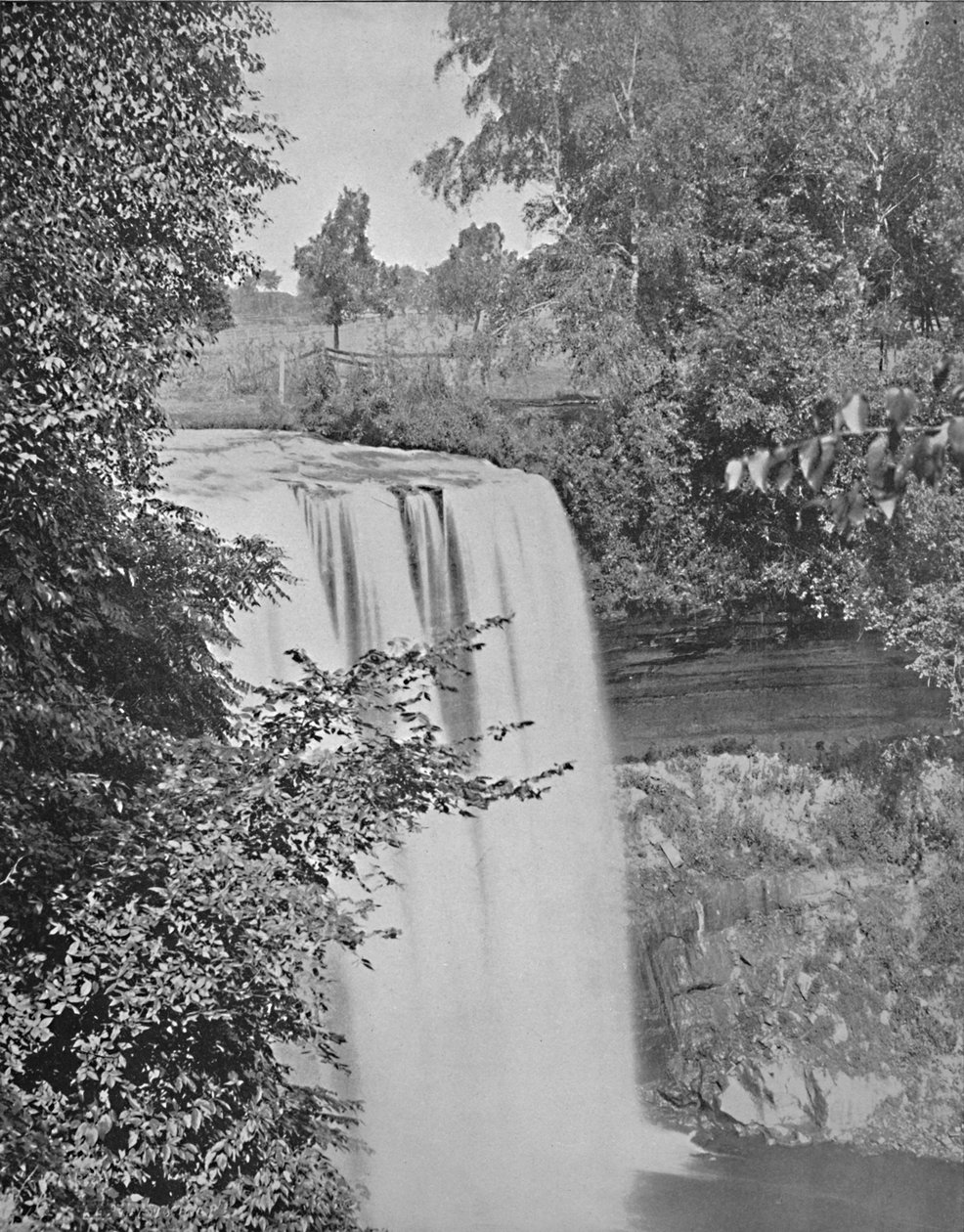 मिन्नेहाहा फॉल्स, Minn।, C1897। द्वारा अज्ञात