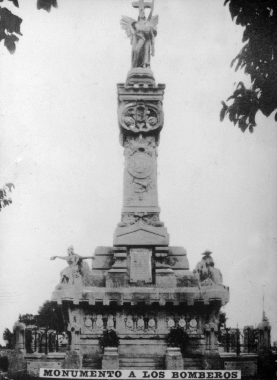 अग्निशामकों के लिए स्मारक, 1897, 1920 द्वारा अज्ञात
