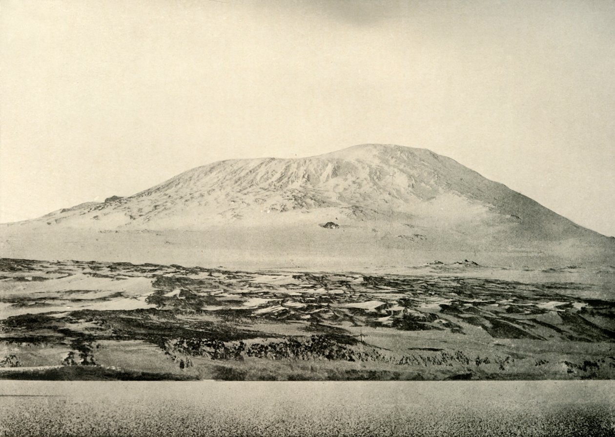 माउंट एरेबस ... द ओल्ड क्रेटर ऑन द लेफ्ट, c1908, 1909। द्वारा अज्ञात