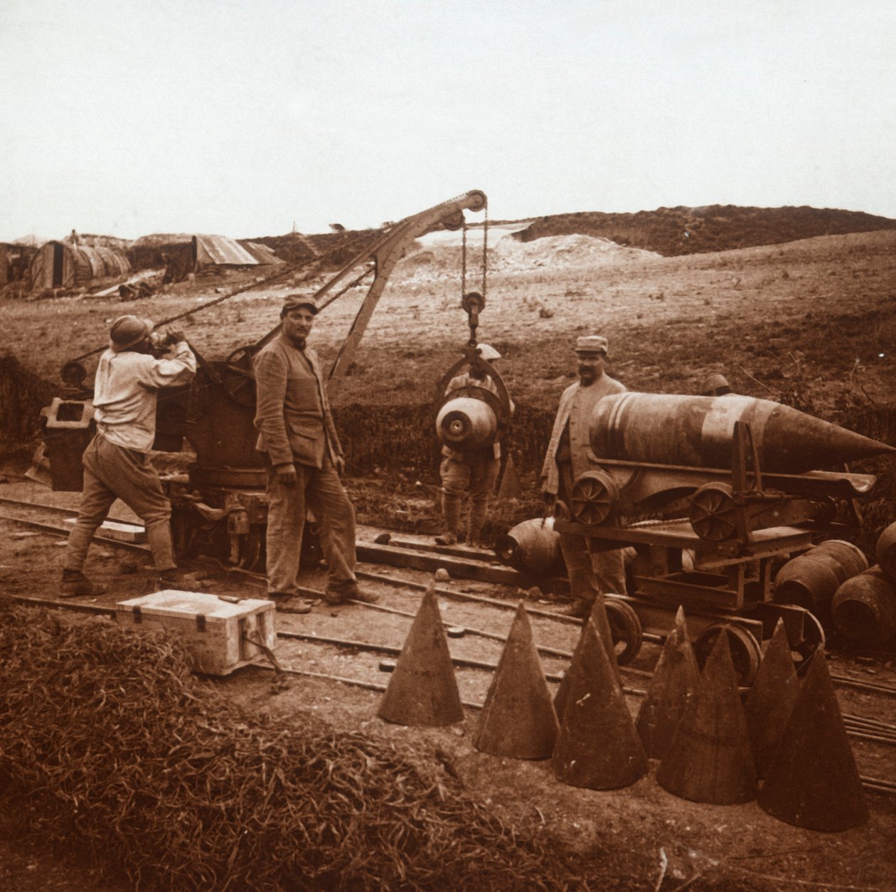 क्रेन, जीनकोर्ट, उत्तरी फ्रांस, c1914-c1918 के साथ बढ़ते गोले द्वारा अज्ञात