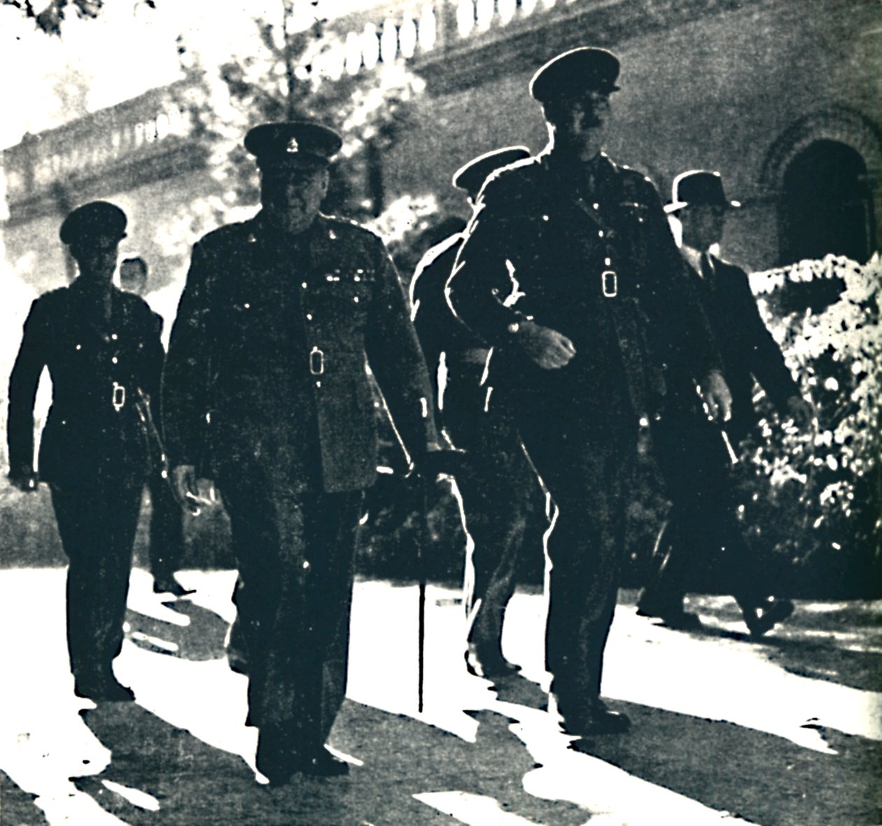 श्री चर्चिल ने तेहरान, फारस, 1 दिसंबर 1943, 1945 का दौरा किया। द्वारा अज्ञात
