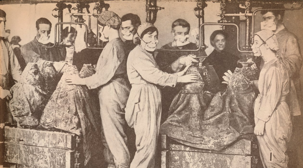 म्यूनिशन वर्कर्स ने ट्राईसिट्रोटोल्यूइन टीएनटी, 1919, 19 के साथ फिलिंग रेस्पिरेटर पहने द्वारा अज्ञात