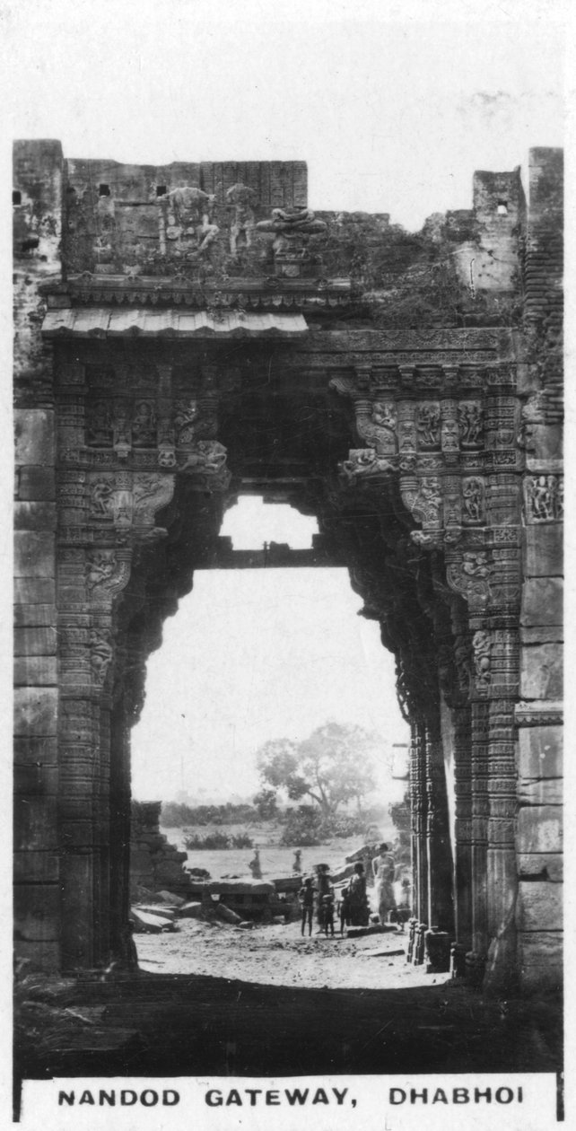 नंदोद गेटवे, ढाभोई, भारत, c1925 द्वारा अज्ञात