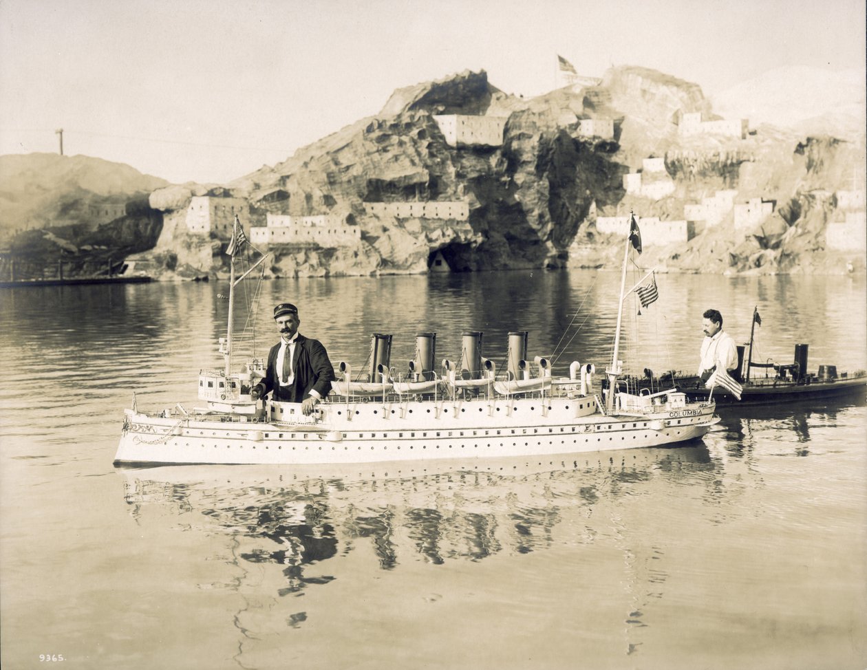 पाइक पर नौसेना शो। युद्ध के दो पुरुष और उनके संचालक। 1904 विश्व मेला द्वारा अज्ञात
